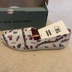 Brand New in Box Christmas Toms Size 10